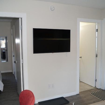 Ground Level One Bedroom Suite 서레이 외부 사진